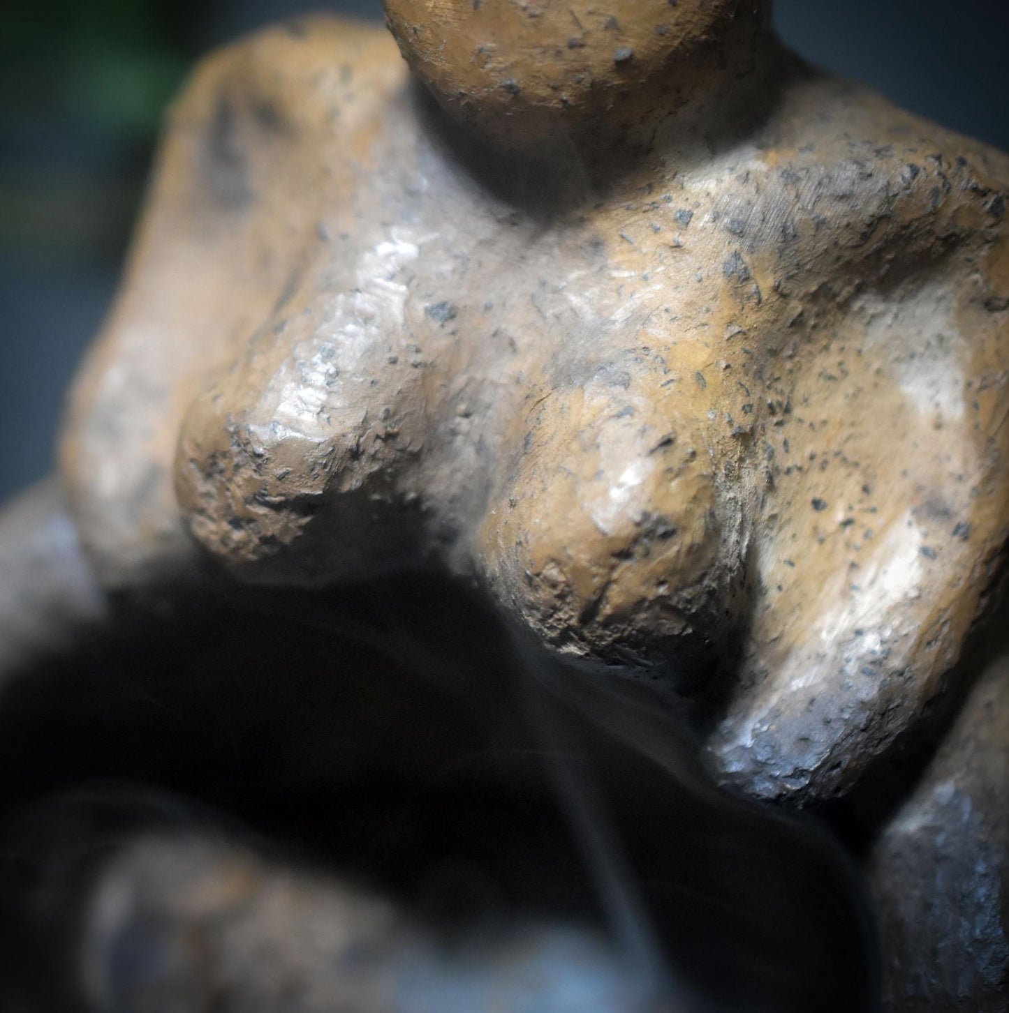 Matriarchale Gabenschale – archaische Göttin mit Mandala & Rückfluss Räucherkegelhalter