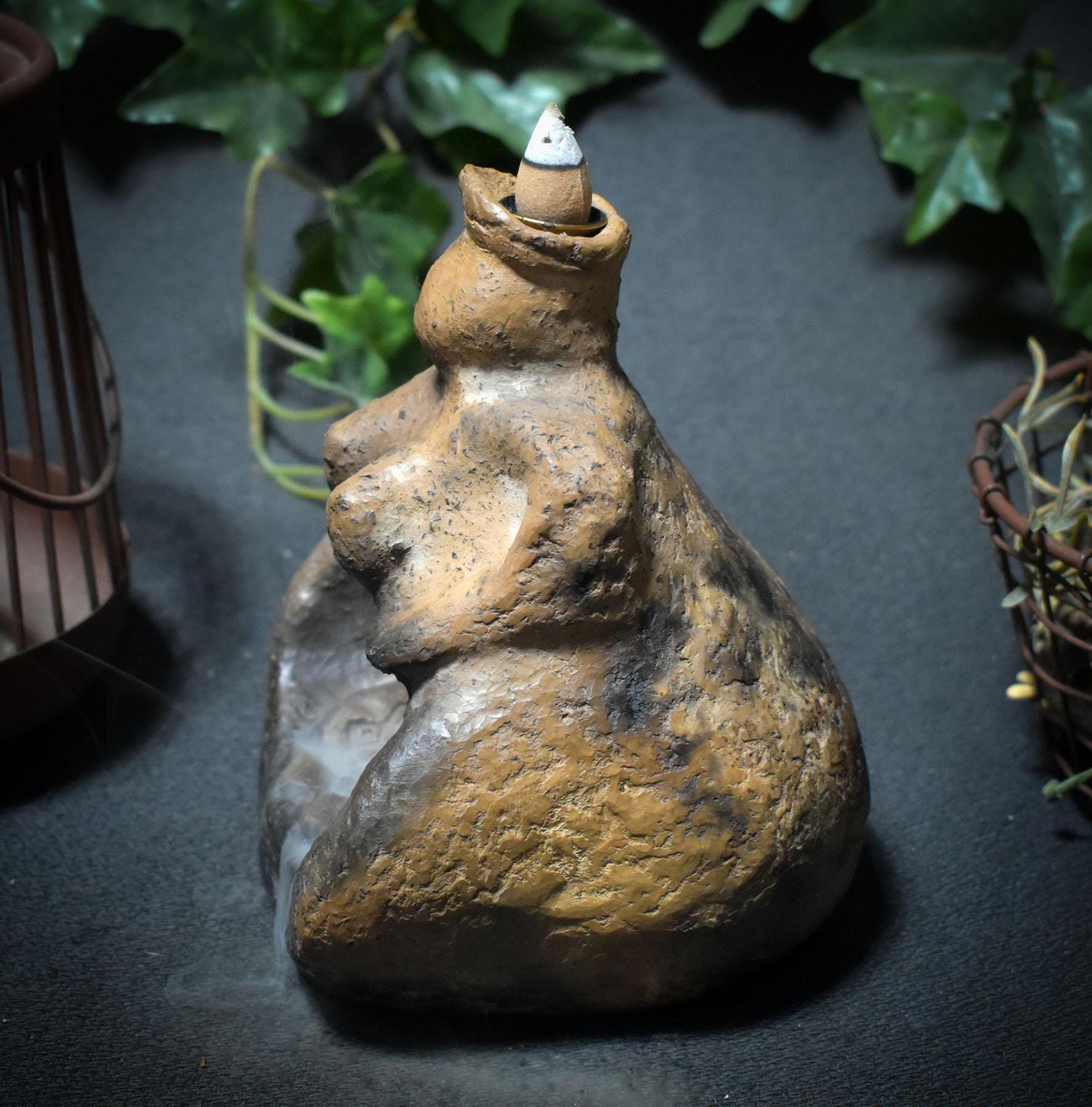 Matriarchale Gabenschale – archaische Göttin mit Mandala & Rückfluss Räucherkegelhalter