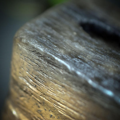 Wächter deiner inneren Wege – der archaische Wunschhüter aus Rauchbrand-Ton - dein spiritueller Begleiter