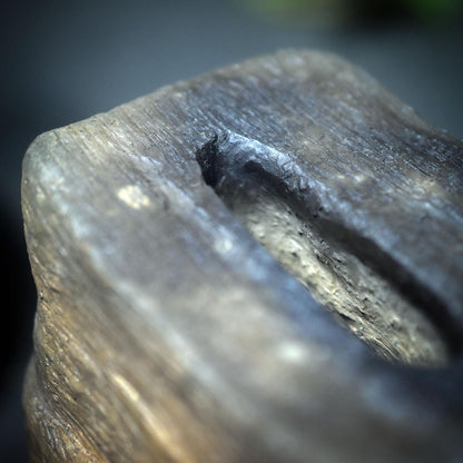 Wächter deiner inneren Wege – der archaische Wunschhüter aus Rauchbrand-Ton - dein spiritueller Begleiter