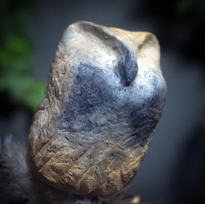 Ritualstab „Intuition“ – archaische Eule mit Amethyst, Wolle und Kupfer - Art.Nr.: RST033