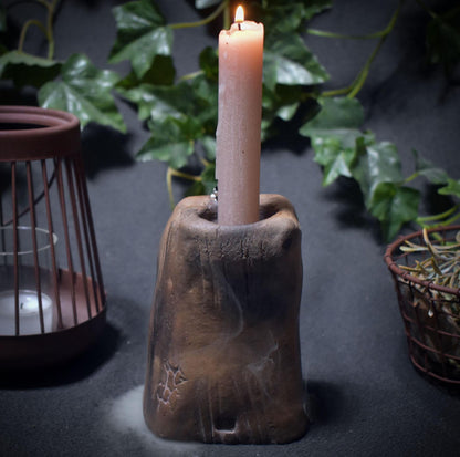 Hekates Flamme – mystischer Kerzen- und Räucherkegelhalter der dreifachen Göttin Art.Nr.: RÄH033