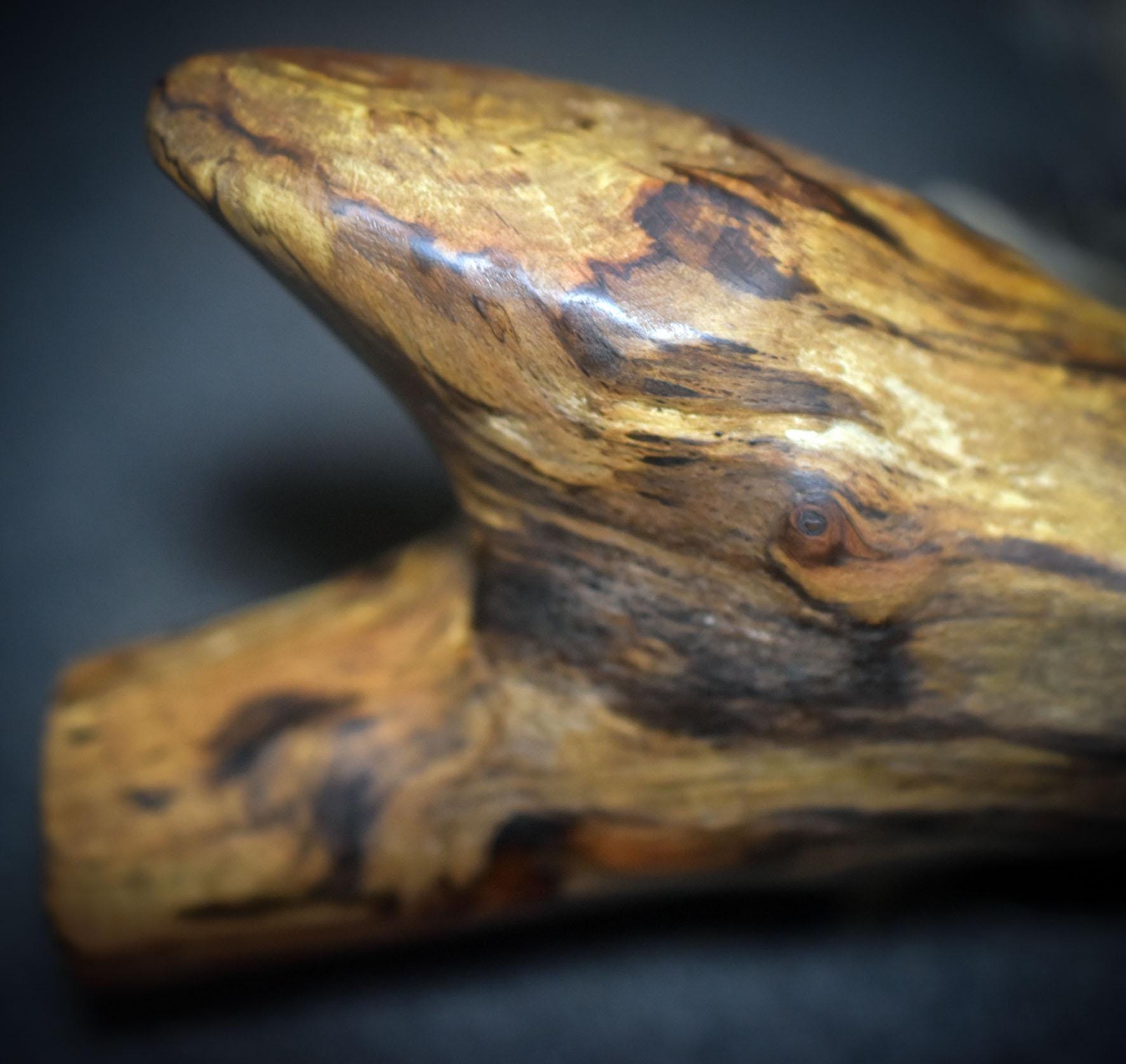 Der Sehende – archaischer Ritualstab/schamanische Rassel mit Klangkörper aus Rauchbrand-Ton