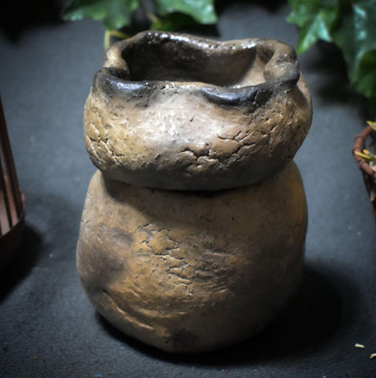 Tor zwischen den Welten – Schädel in Rauchbrandkunst als 4-in-1 Räuchergefäß - Duftlampe, Räucherstövchen, Teelichthalter