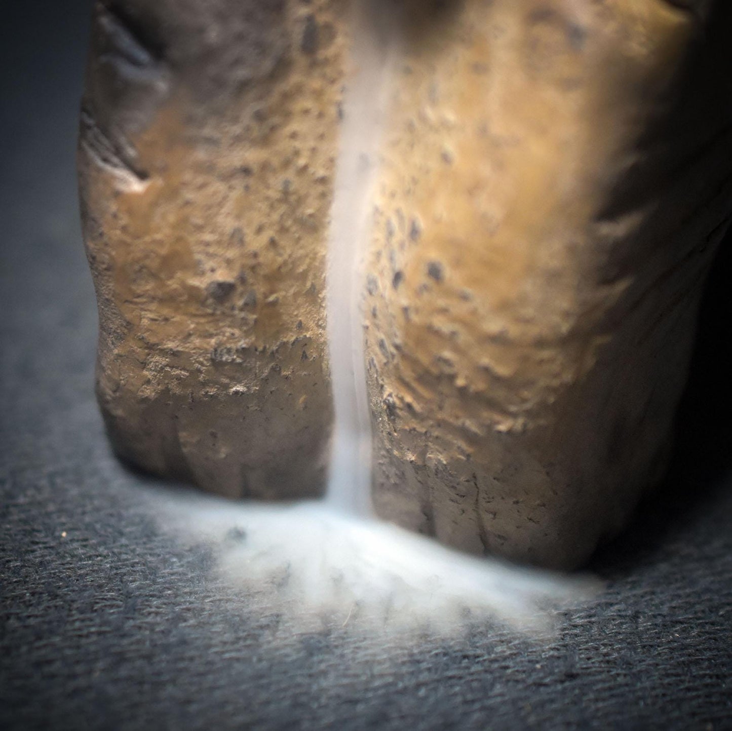 Rückfluss Räucherkegelhalter „Jul Ziege“ – Traditionelle Rauchbrandkunst für Heidnische Weihnachten