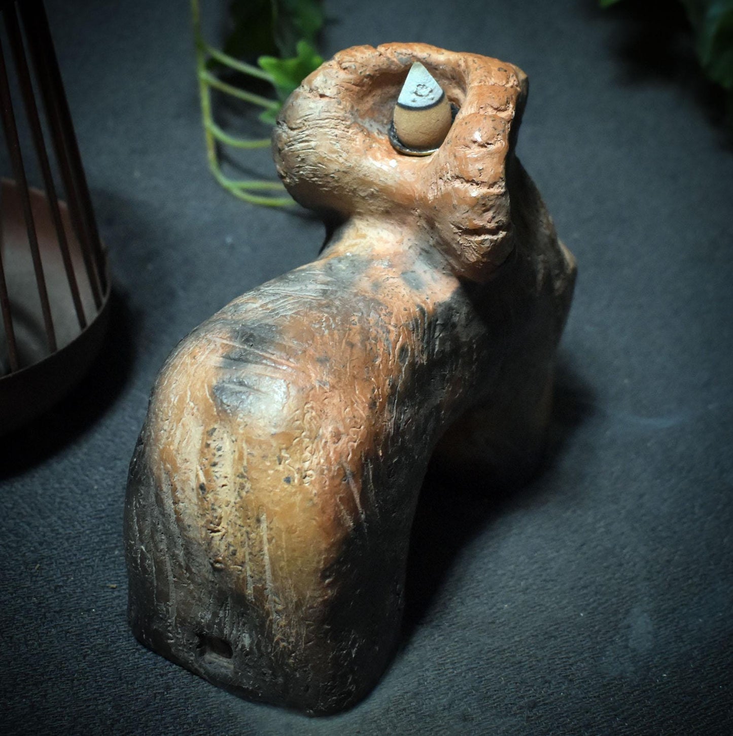 Rückfluss Räucherkegelhalter „Jul Ziege“ – Traditionelle Rauchbrandkunst für Heidnische Weihnachten - Art.Nr.: RÄH035