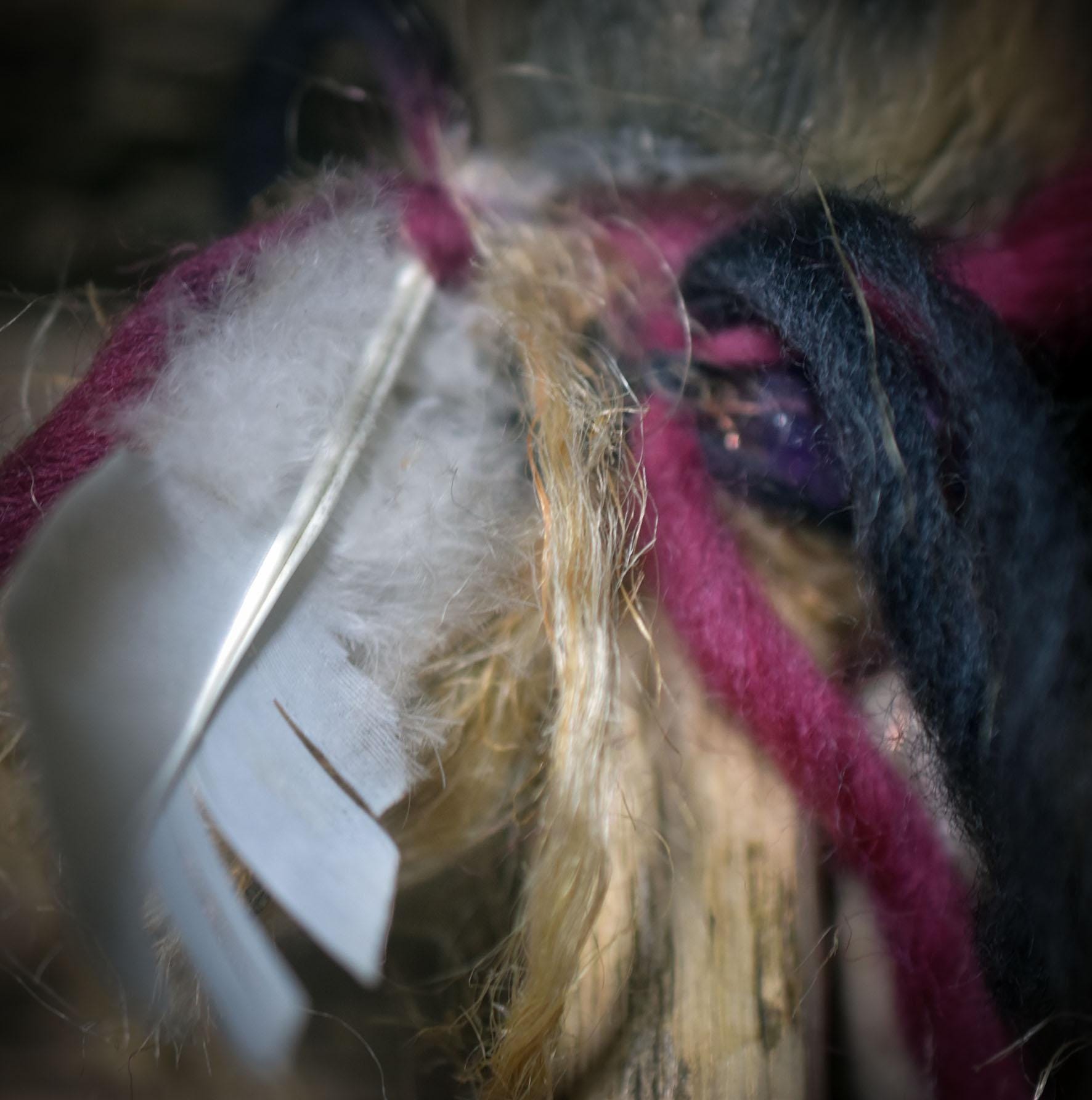 Ritualstab Intuition – Eule aus traditionell gebranntem Ton mit Amethyst & Kupfer