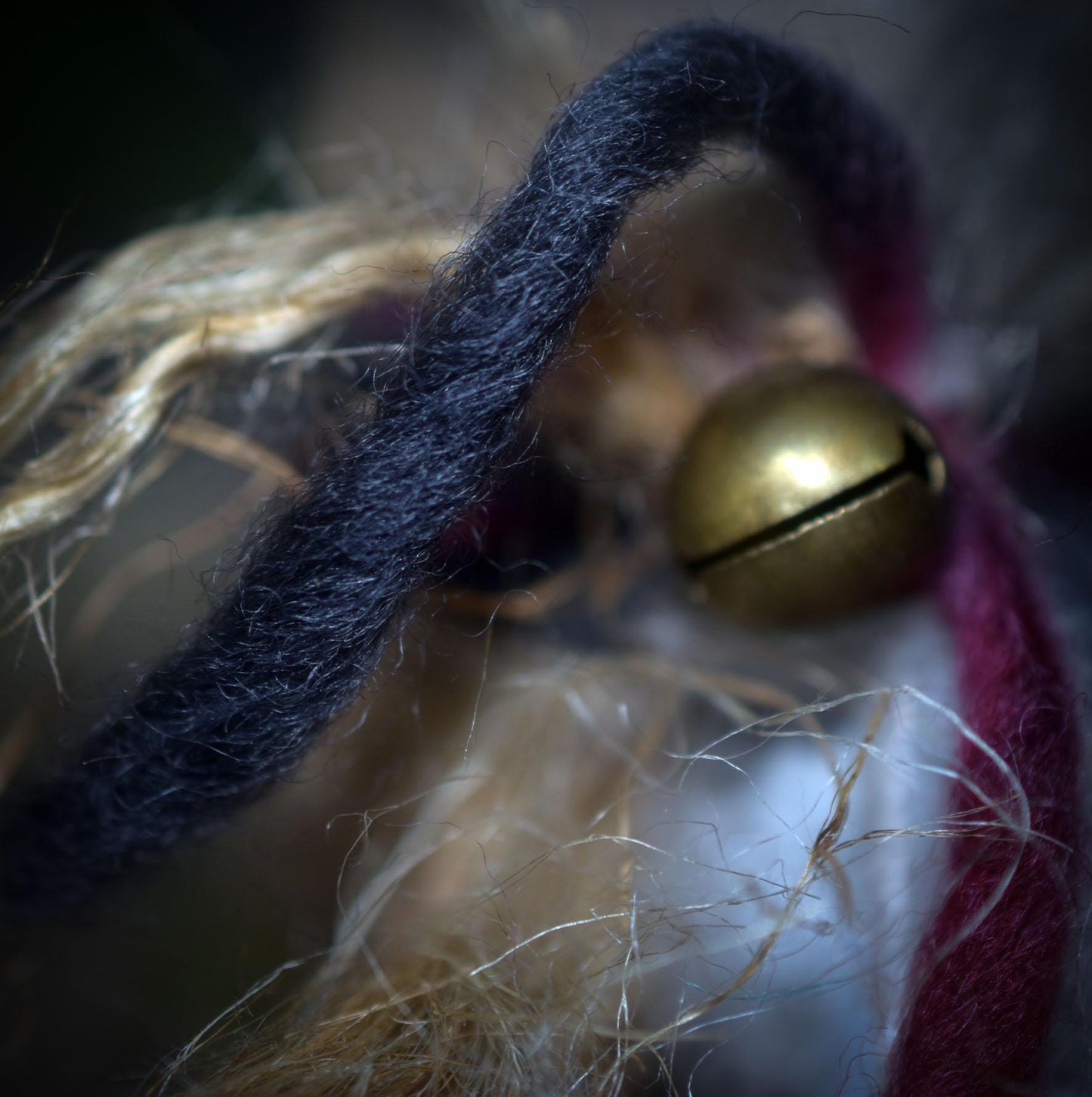 Ritualstab Intuition – Eule aus traditionell gebranntem Ton mit Amethyst & Kupfer - Art.Nr.: RST031