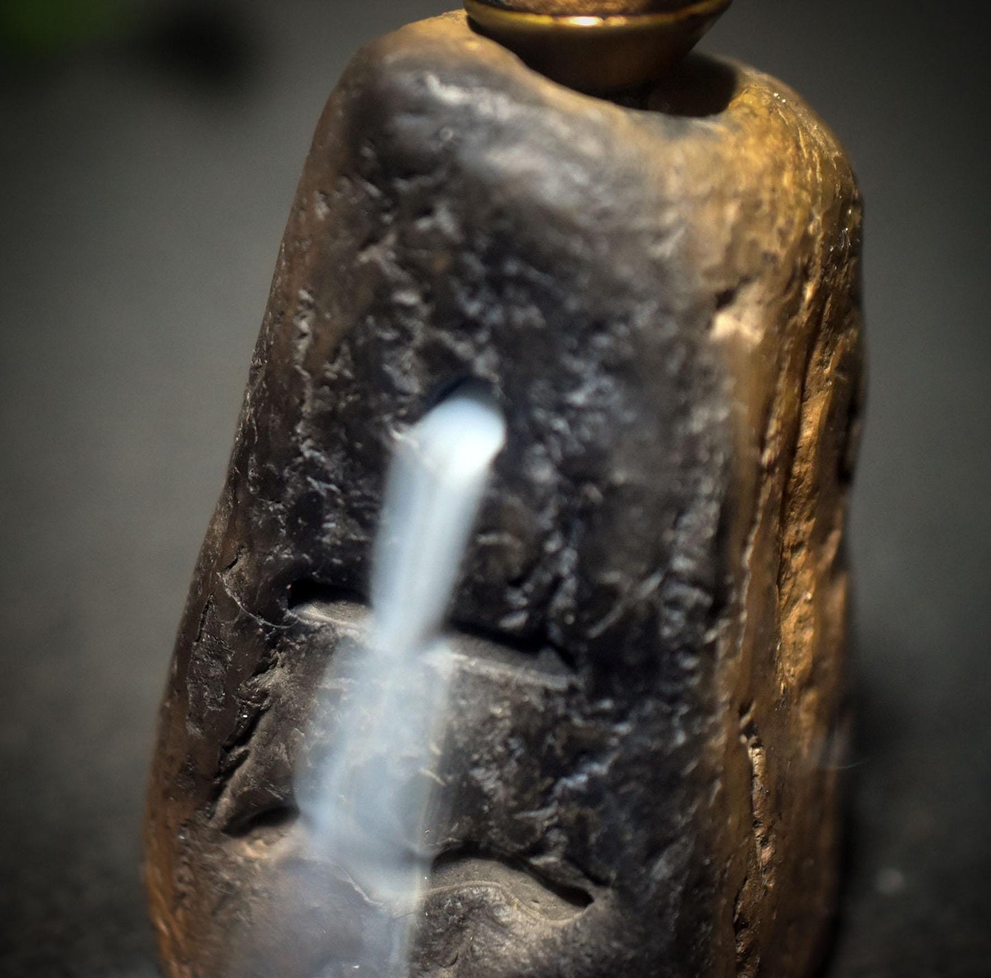 Sprache der Elemente – Räucherschalen & Rückfluss-Räucherkegelhalter aus Rauchbrand-Ton