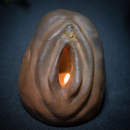 Archaisches Yoni Objekt – Rauchbrandkunst mit Citrin und innerem Licht - Art.Nr.: TKH015