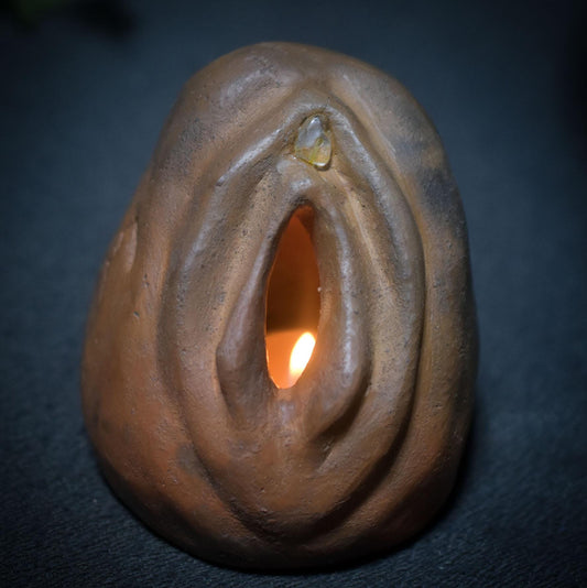 Archaisches Yoni Objekt – Rauchbrandkunst mit Citrin und innerem Licht - Art.Nr.: TKH015