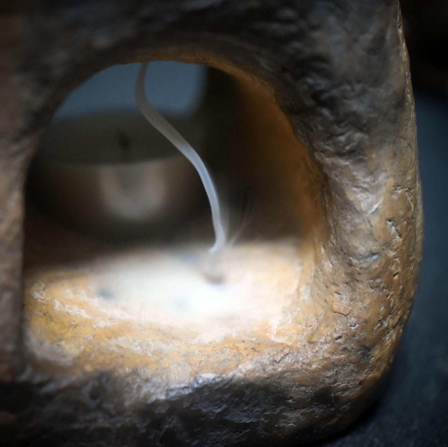 Rückfluss Räucherkegelhalter – Rauchbrandkunst Turm mit Torbogen und Teelicht - Art.Nr.: RÄH036