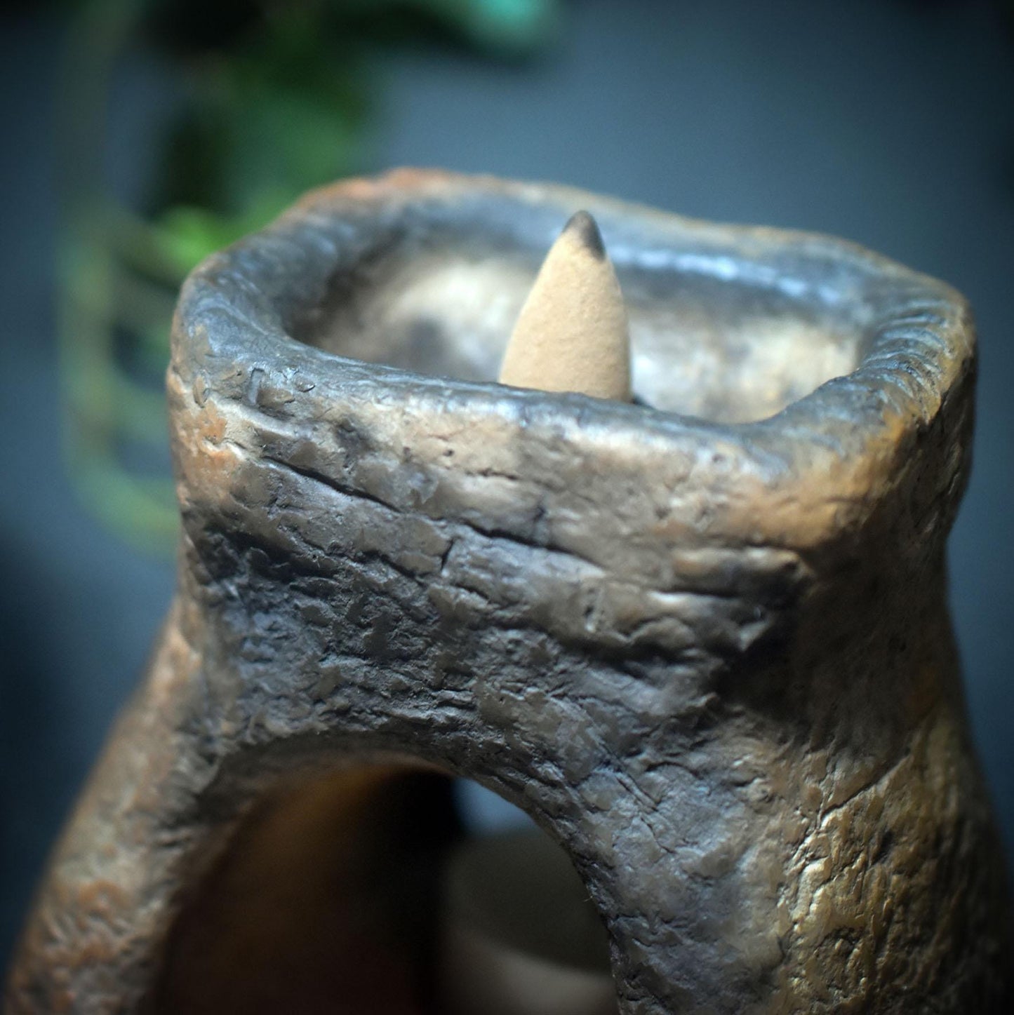 Rückfluss Räucherkegelhalter – Rauchbrandkunst Turm mit Torbogen und Teelicht - Art.Nr.: RÄH036