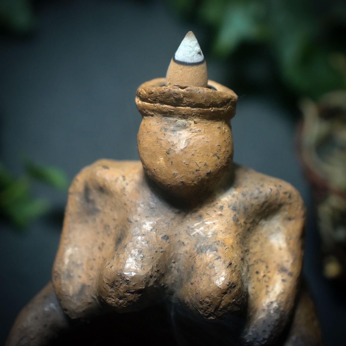 Matriarchale Gabenschale – archaische Göttin mit Mandala & Rückfluss Räucherkegelhalter - Art.Nr.: RÄH038