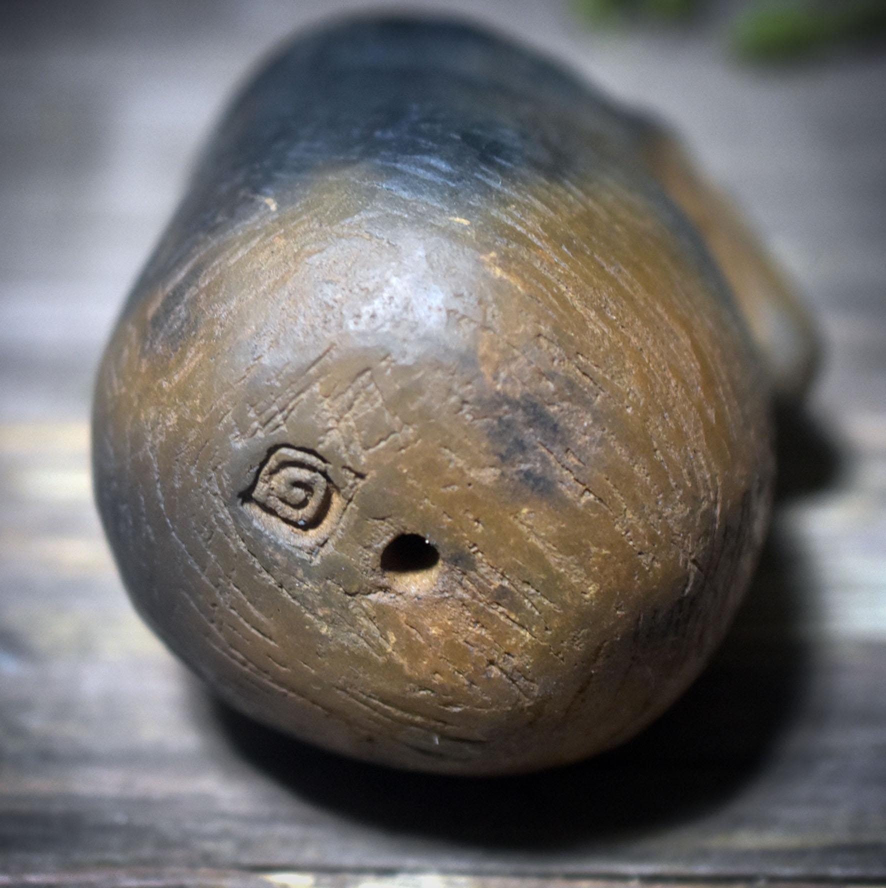 schamanische Rassel - Archaischer Klangkörper aus Ton – in Adlergestalt für Rituale und Zeremonien - Art.Nr.: SRA053