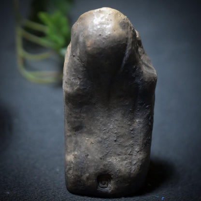 Gebärende Göttin – Archaische Skulptur aus traditioneller Rauchbrandkunst - Art.Nr.: SKU181