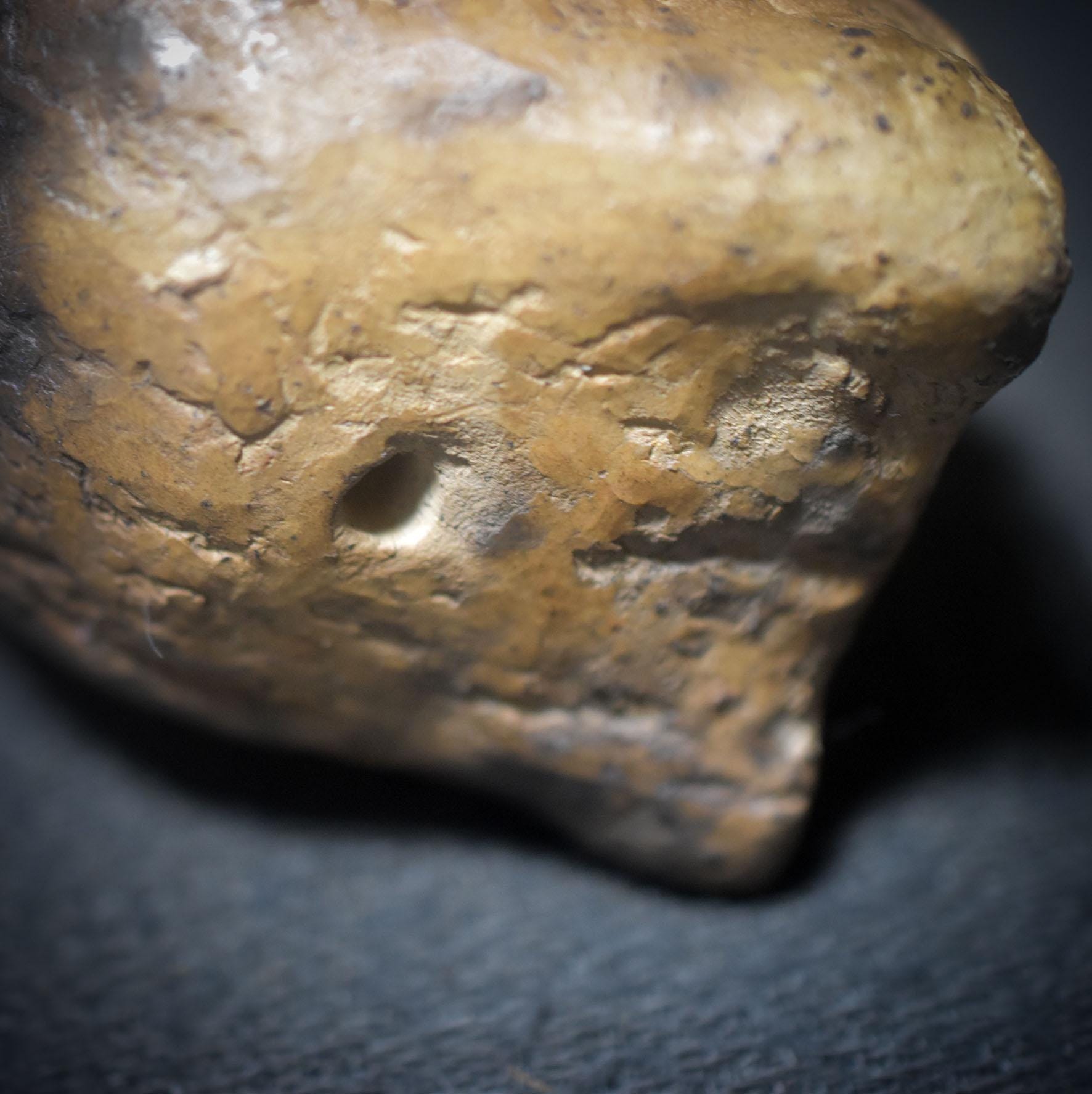 Schamanische Bärenrassel aus Rauchbrand – Krafttier Bär Ritualrassel - Art. Nr.: SRA055