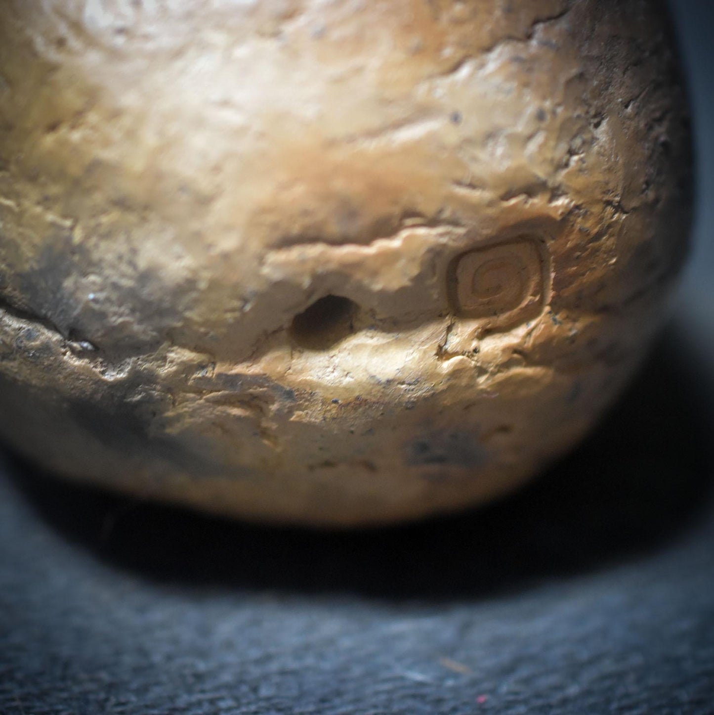 Schamanische Bärenrassel aus Rauchbrand – Krafttier Bär Ritualrassel - Art. Nr.: SRA055