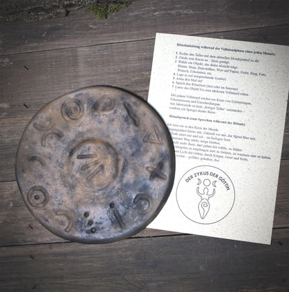 Jahreskreis-Altar – Der Zyklus der Göttin aus Rauchbrandton