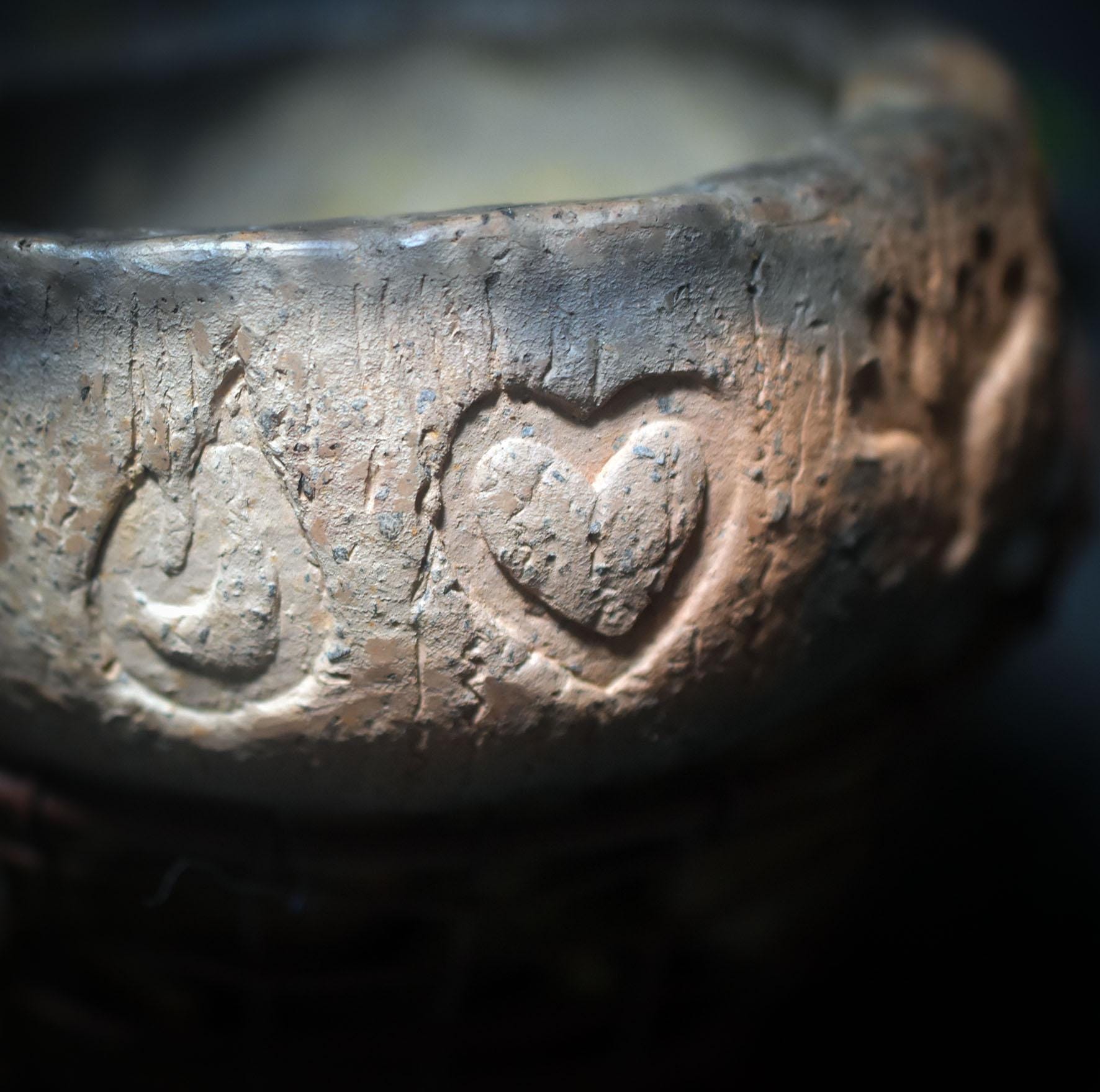 Räucherschale für die Rauhnächte – Handgemachtes Unikat aus traditioneller Rauchbrandkunst - Art.Nr.: JUL007