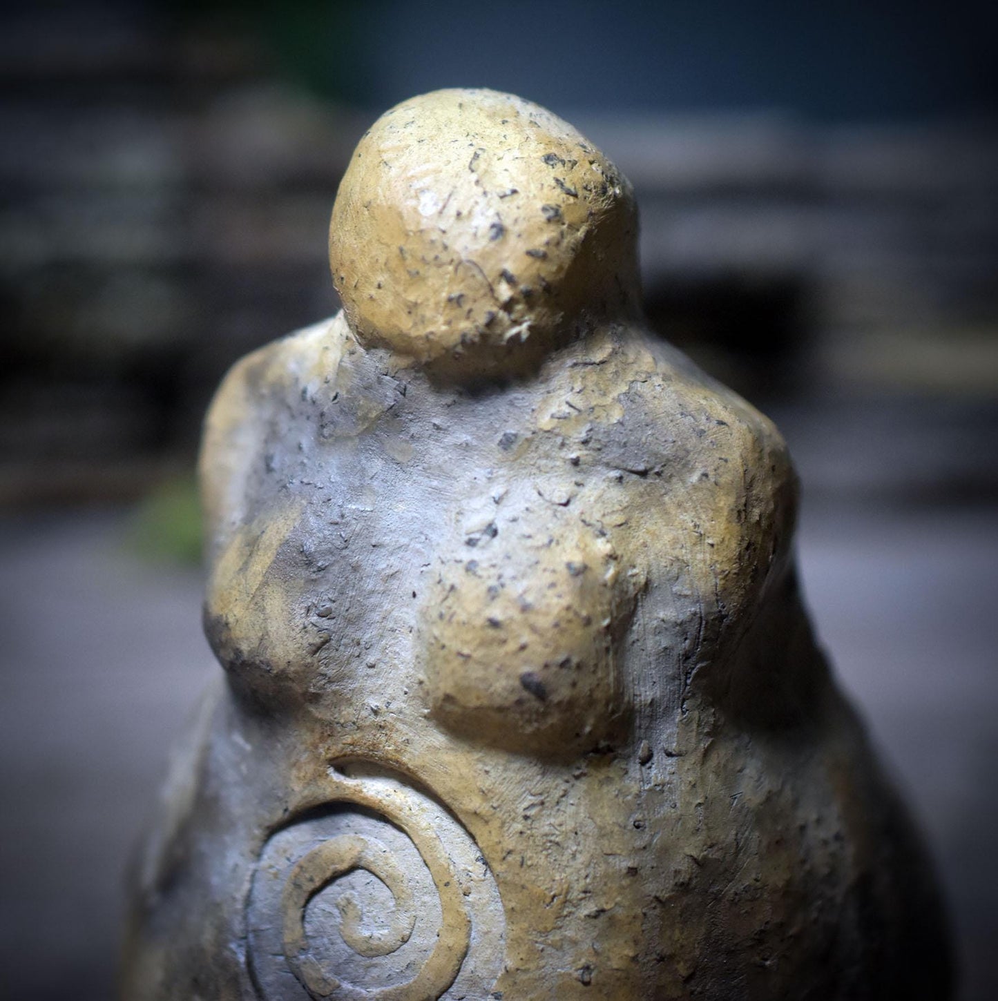 Hüterin deiner Wünsche – die archaische Göttin aus Rauchbrand-Ton - deine spirituelle Lebensbegleiterin - Art.Nr.: WSH006