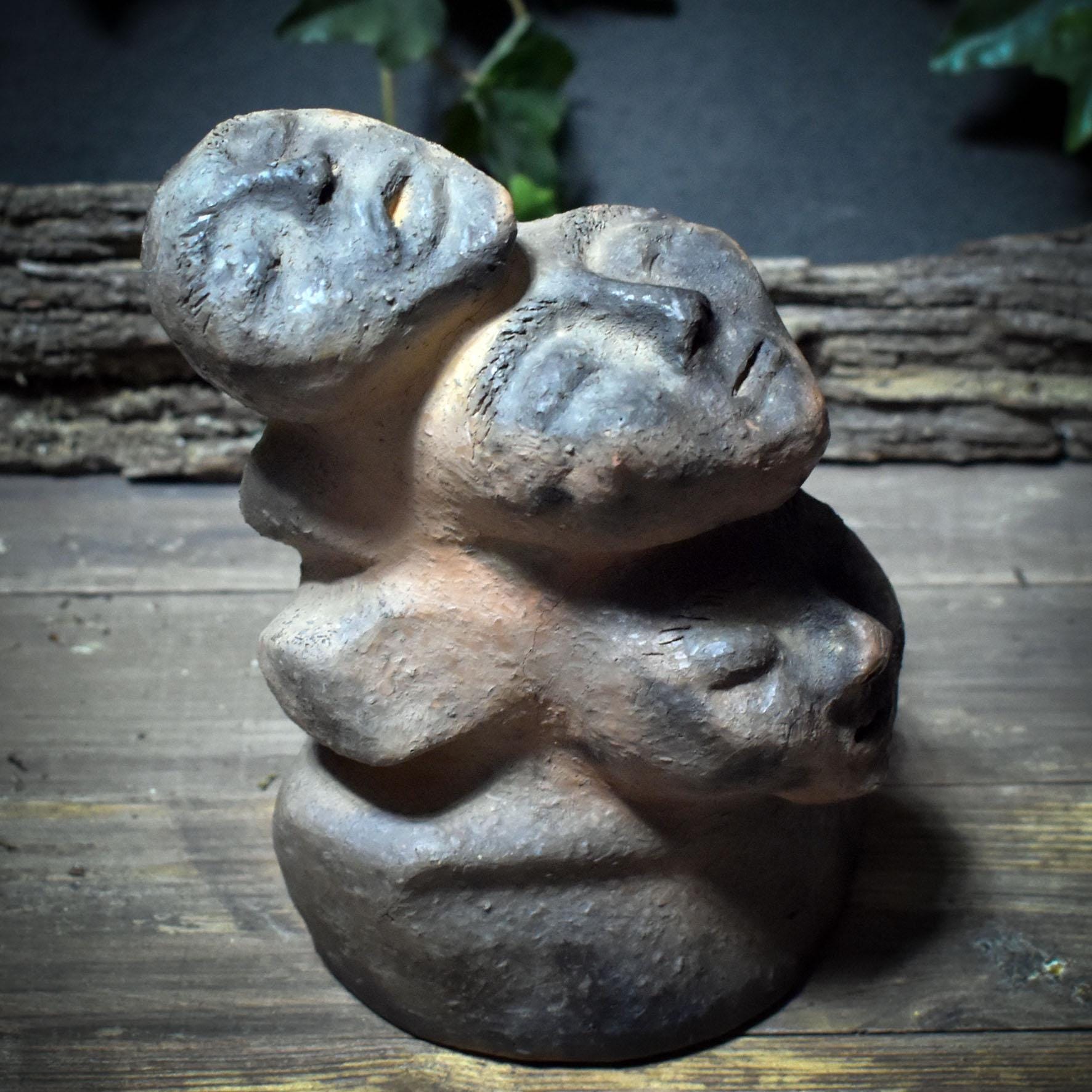 Rauchbrand-Skulptur Büste – Archaische Figur mit drei Köpfen als Symbol der Ahnen & inneren Aspekte - SKU195