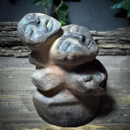 Rauchbrand-Skulptur Büste – Archaische Figur mit drei Köpfen als Symbol der Ahnen & inneren Aspekte - SKU195