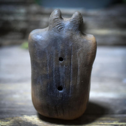 Schamanische Cernunnos-Rassel aus Rauchbrandton – Archaischer Klangkörper für Rituale & Naturverbundenheit - SRA061