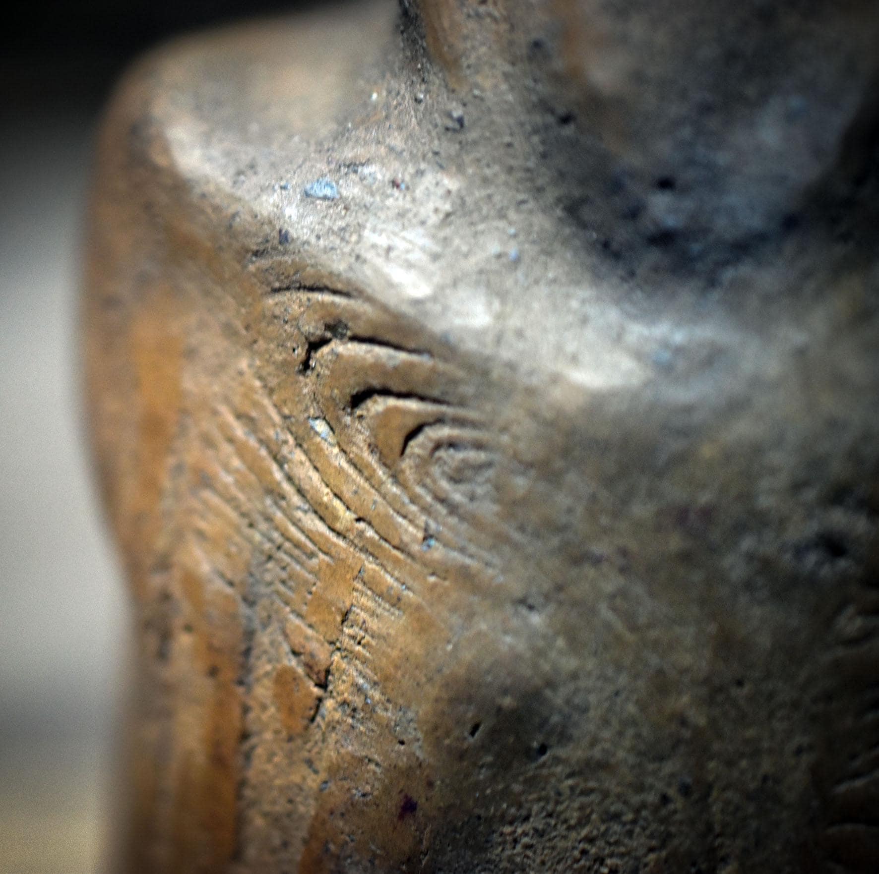 Schamanische Cernunnos-Rassel aus Rauchbrandton – Archaischer Klangkörper für Rituale & Naturverbundenheit - SRA061