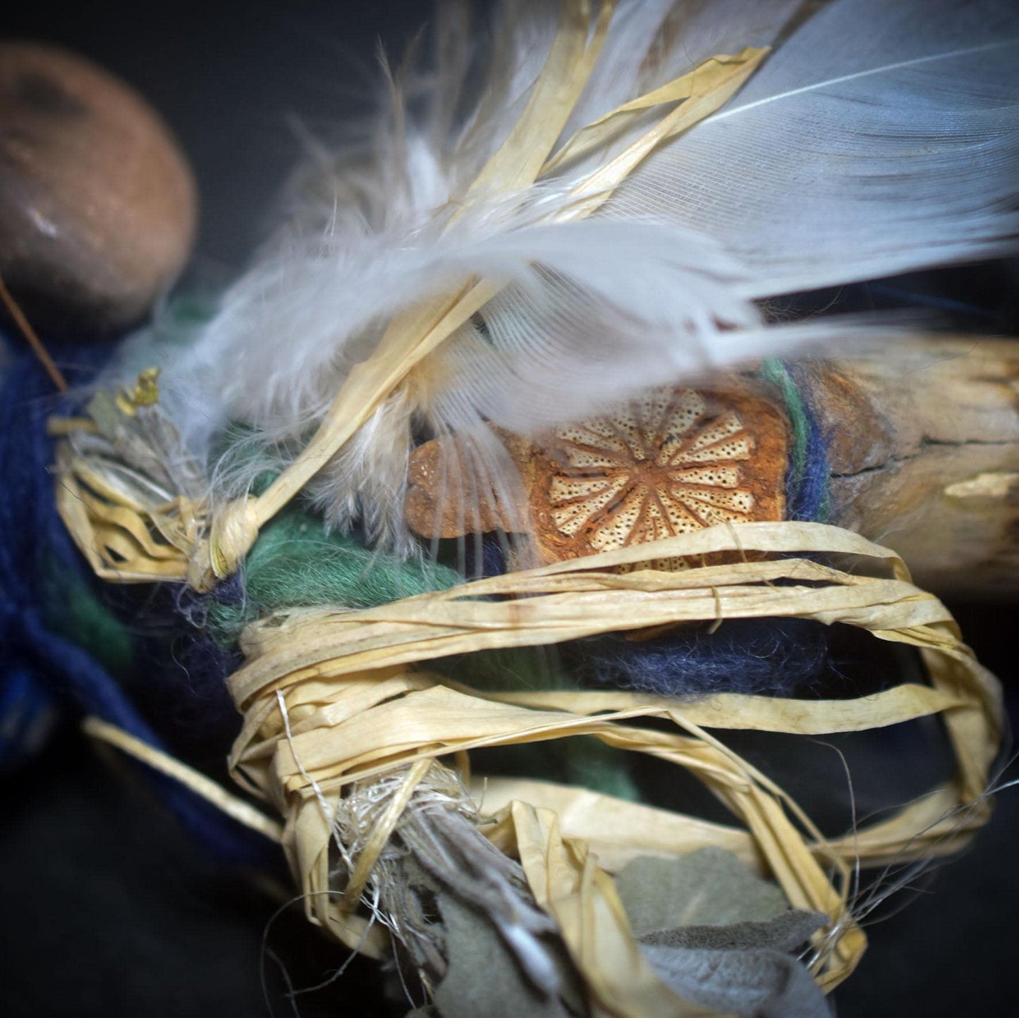 Ritualstab der Transformation – archaische Kunst aus traditionell gebranntem Ton - RST042