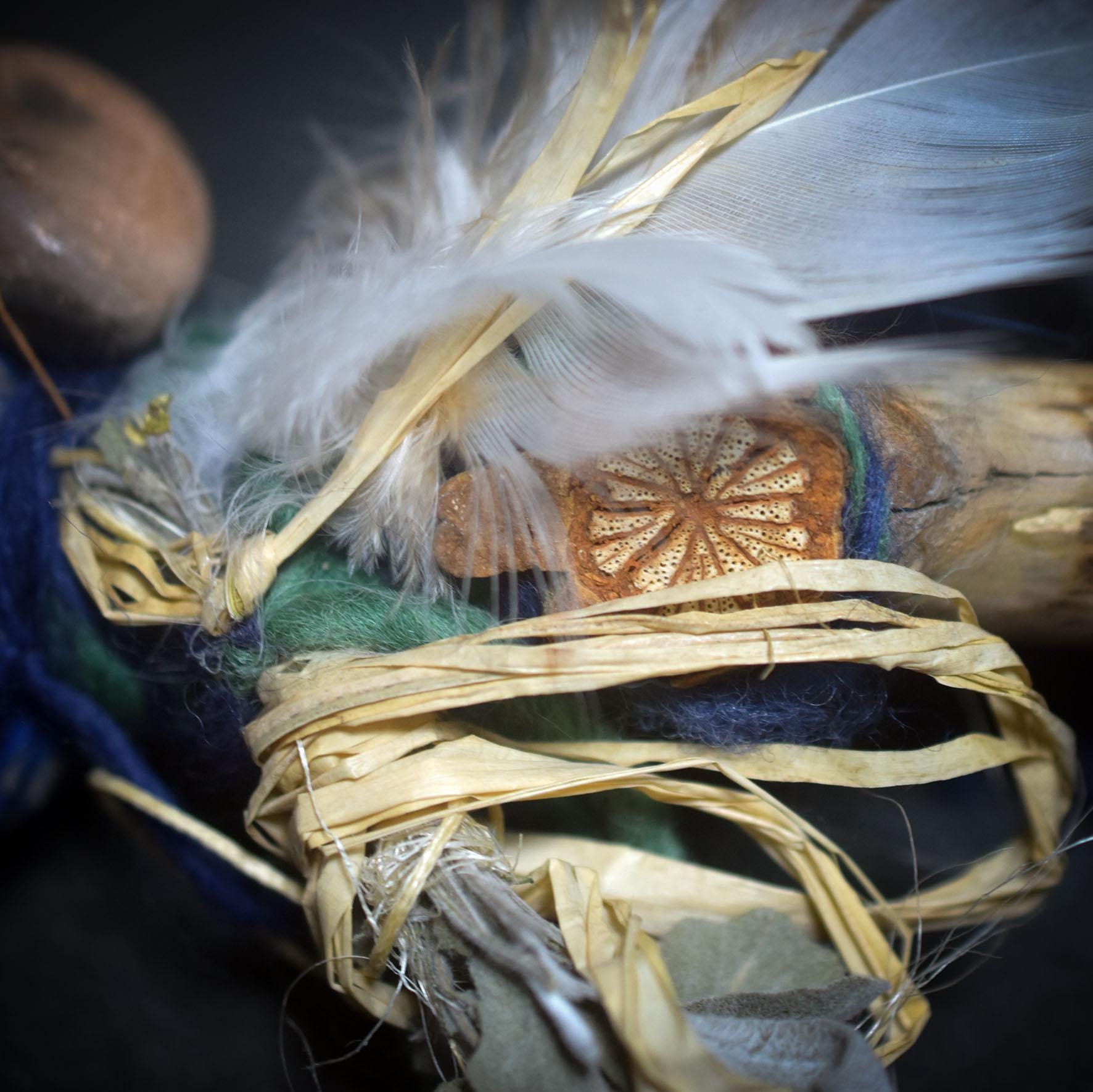 Ritualstab der Transformation – archaische Kunst aus traditionell gebranntem Ton - RST042