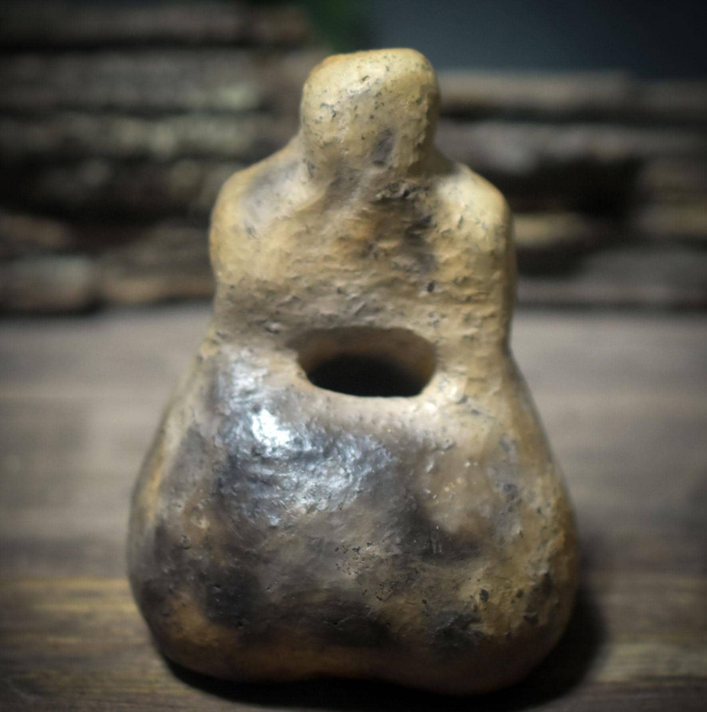 Hüterin deiner Wünsche – die archaische Göttin aus Rauchbrand-Ton - deine spirituelle Lebensbegleiterin - Art.Nr.: WSH006