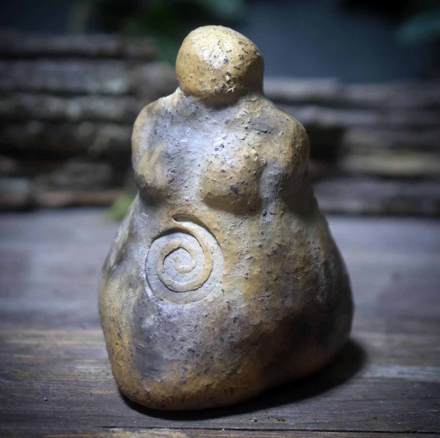 Hüterin deiner Wünsche – die archaische Göttin aus Rauchbrand-Ton - deine spirituelle Lebensbegleiterin - Art.Nr.: WSH006