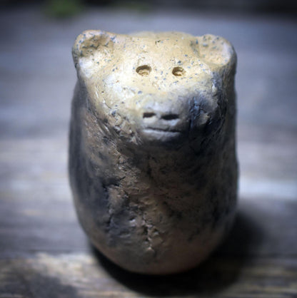 Schamanische Bären-Rassel aus Rauchbrandton – Archaischer Klangkörper für Kraft & Rituale - SRA060