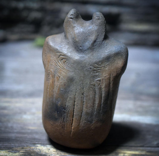 Schamanische Cernunnos-Rassel aus Rauchbrandton – Archaischer Klangkörper für Rituale & Naturverbundenheit - SRA061