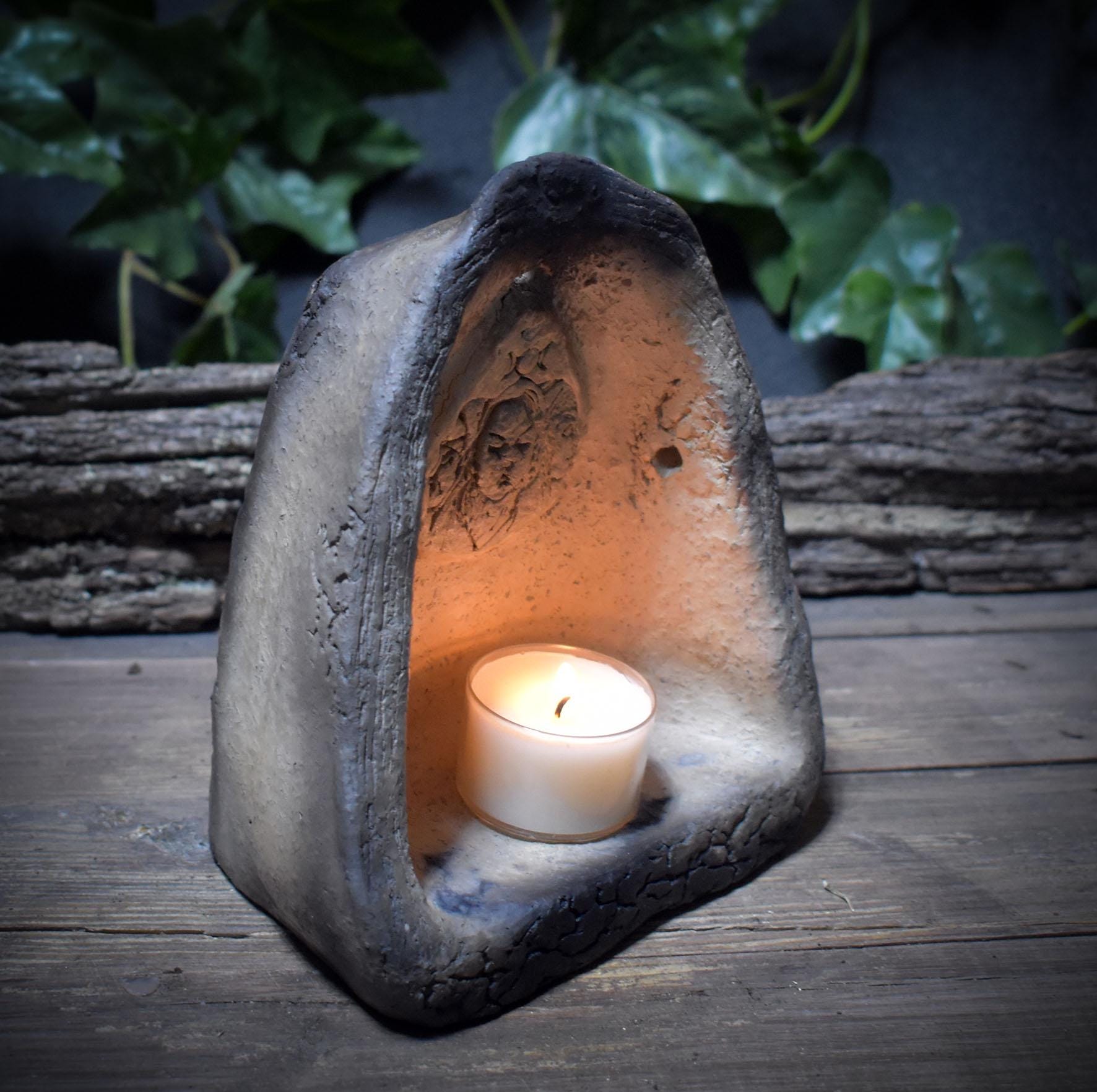 Hekate-Schrein aus Ton – Archaischer Altar für Übergänge und Wandlung - SCH020