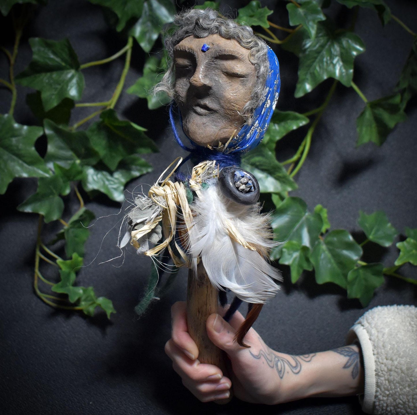 Ritualstab der Transformation – archaische Kunst aus traditionell gebranntem Ton - RST042