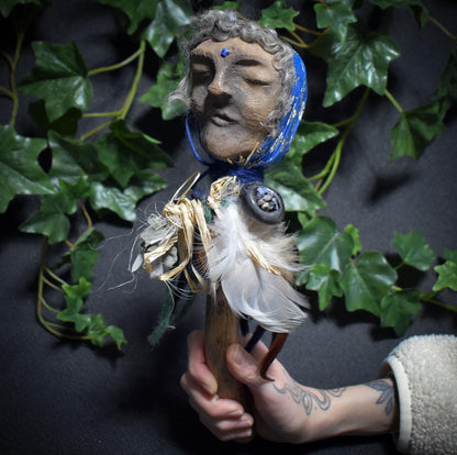 Ritualstab der Transformation – archaische Kunst aus traditionell gebranntem Ton - RST042