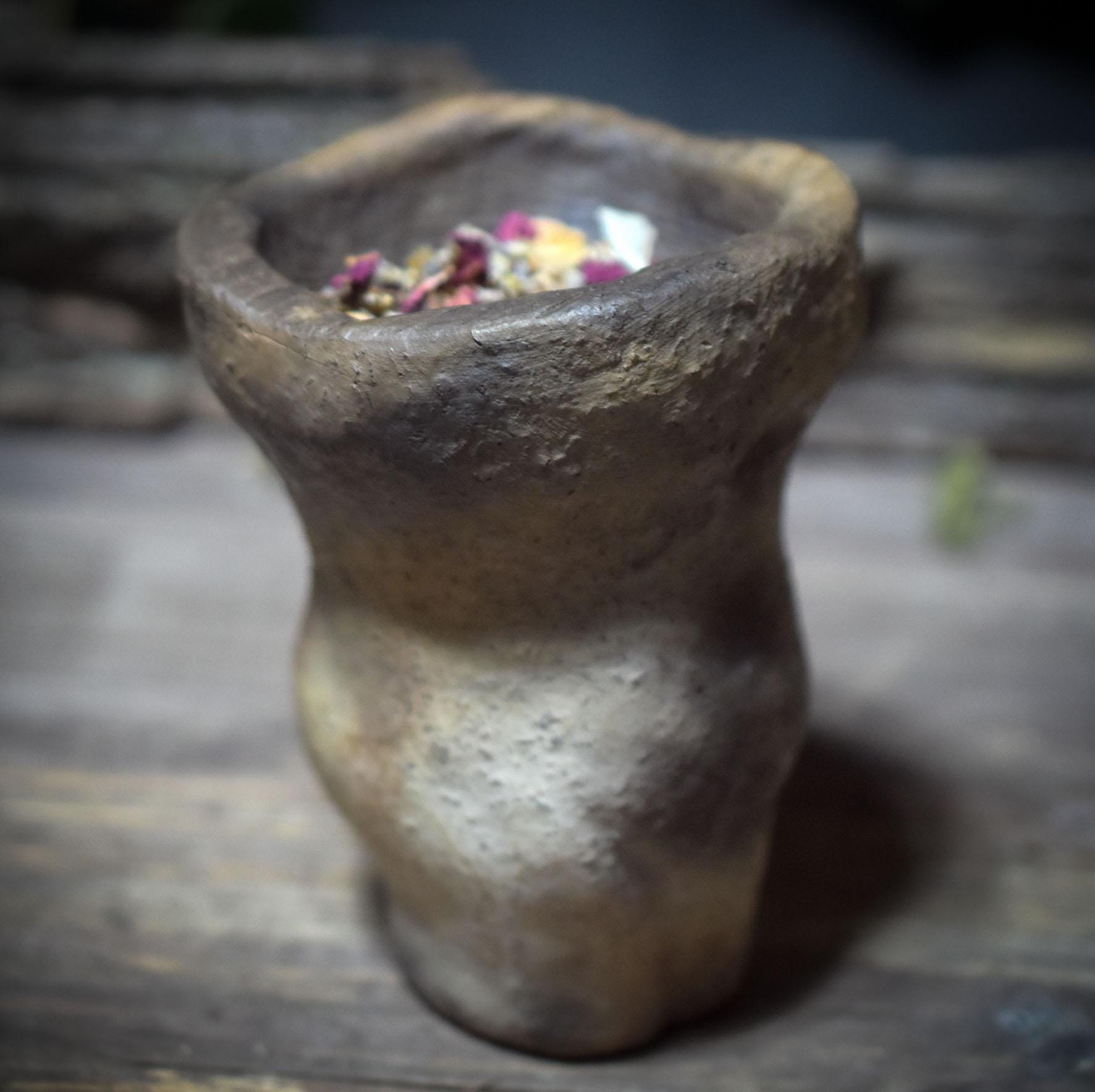 Der Leib der Erde – Räucherkelch in weiblicher Form - RÄG068