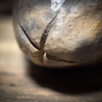 Ostara-Ei des Lebensweges – Handrassel aus Ton - Maiden · Mother · Crone vereint in einem frühzeitlichen Klang-Ei - SRA069