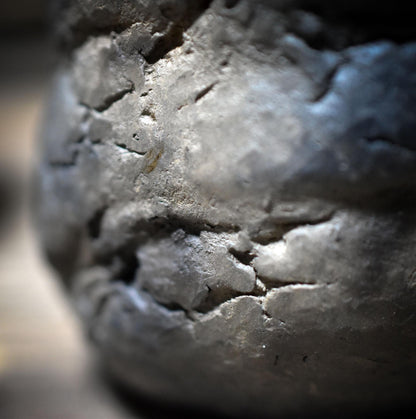 Ostara-Eier der Dreifaltigkeit - Maiden · Mother · Crone – frühzeitliche Ton-Eier im Rauchbrand - FRO036