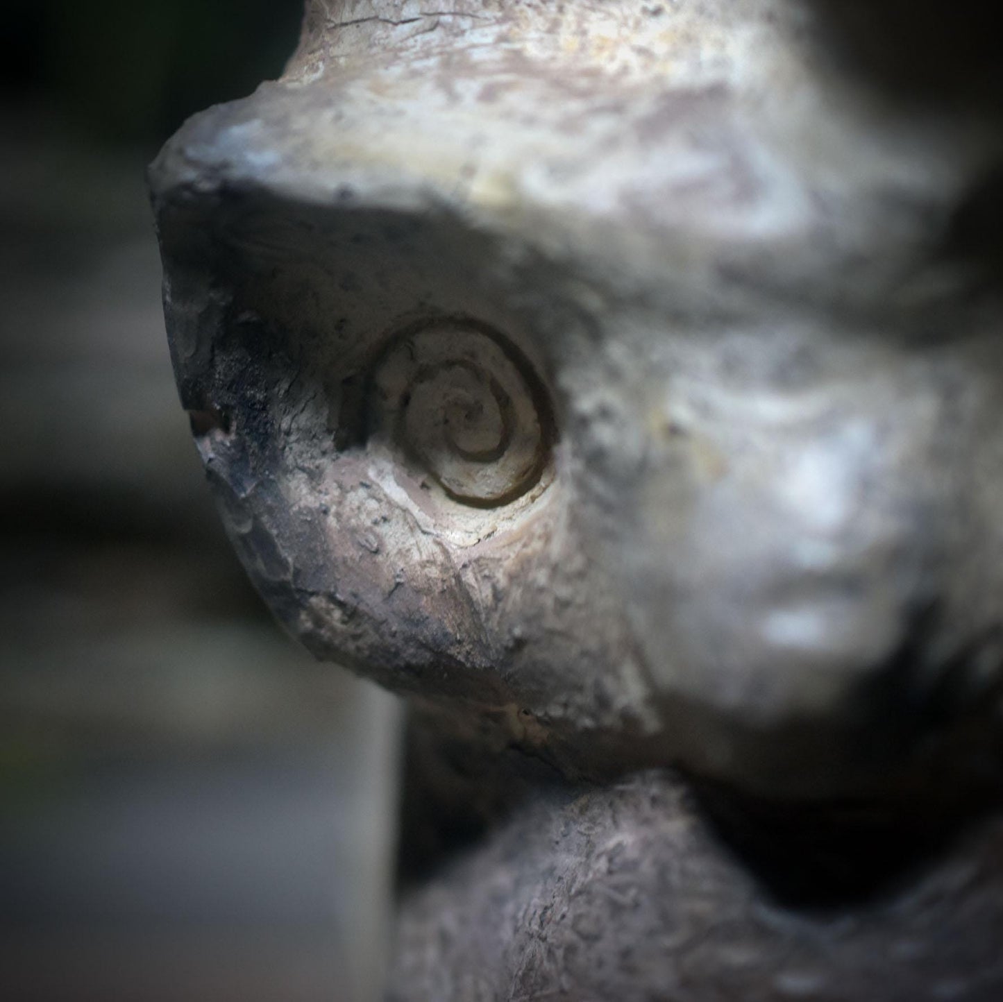 Drei Frauen – Ein Ursprung · Archaische Venus-Skulptur aus Ton - SKU200