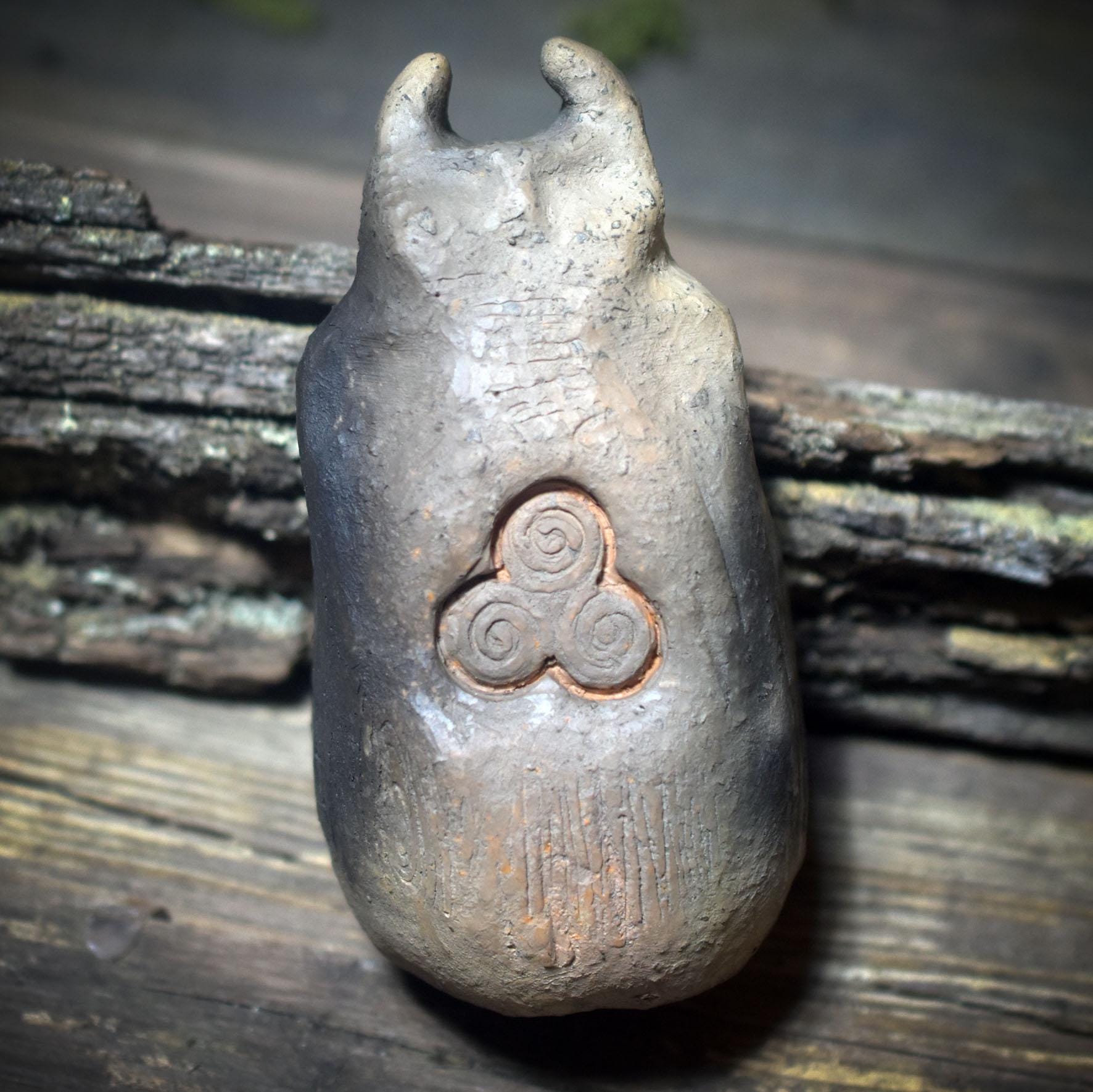 Cernunnos Rassel – Archaisches Ritualwerkzeug aus gebranntem Ton - SRA0676