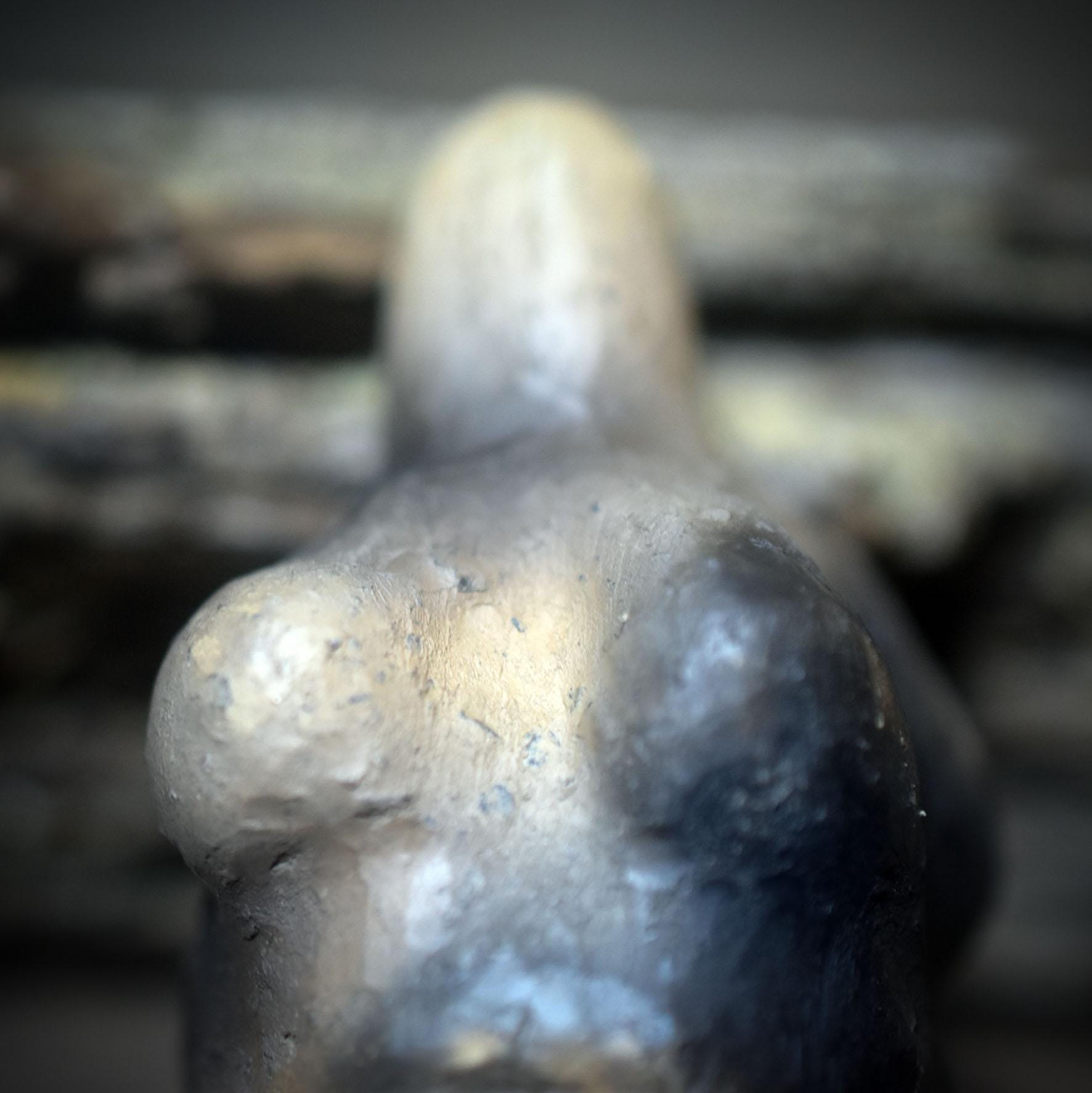 Taschengöttin – Matriarchale Göttin aus archaischem Ton - TAS015