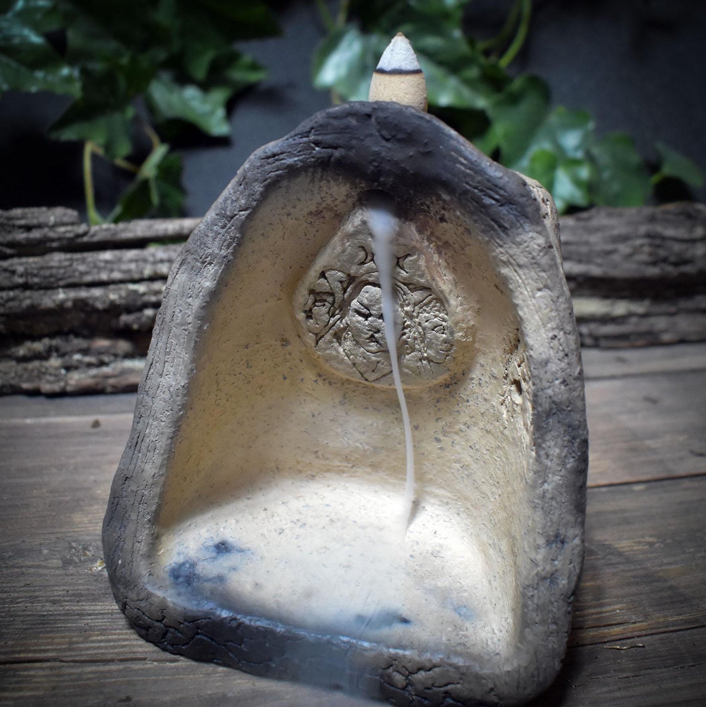 Hekate-Schrein aus Ton – Archaischer Altar für Übergänge und Wandlung - SCH020