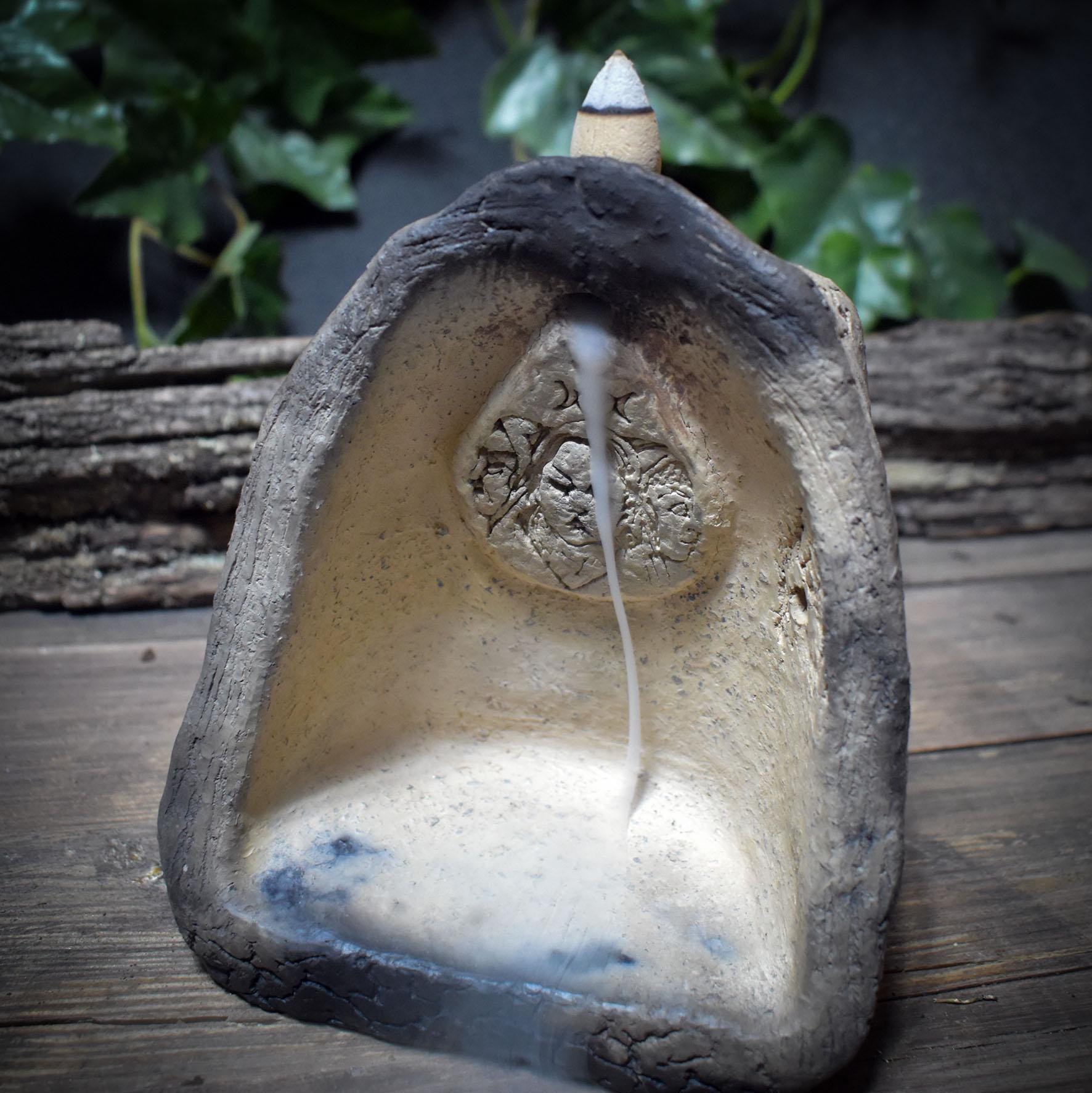 Hekate-Schrein aus Ton – Archaischer Altar für Übergänge und Wandlung - SCH020