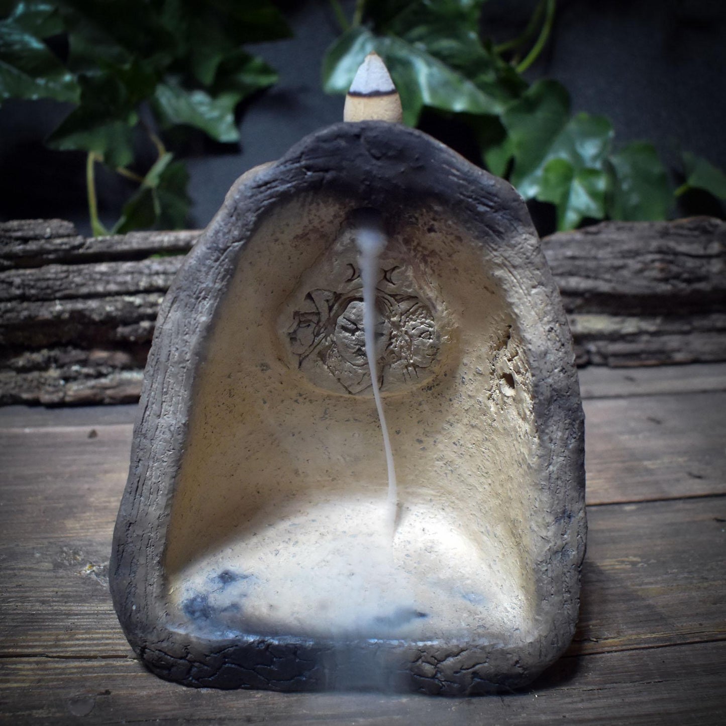 Hekate-Schrein aus Ton – Archaischer Altar für Übergänge und Wandlung - SCH020