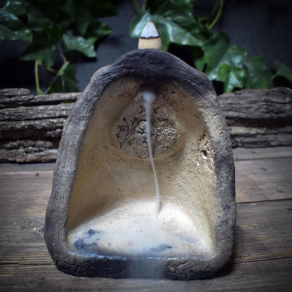 Hekate-Schrein aus Ton – Archaischer Altar für Übergänge und Wandlung - SCH020