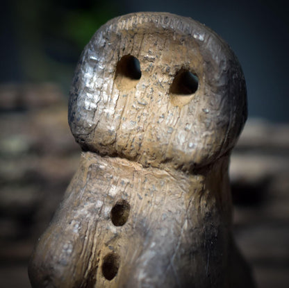 Eye Idol Göttinnenrassel – Archaisches Klanginstrument aus traditionell gebranntem Ton - SRA075