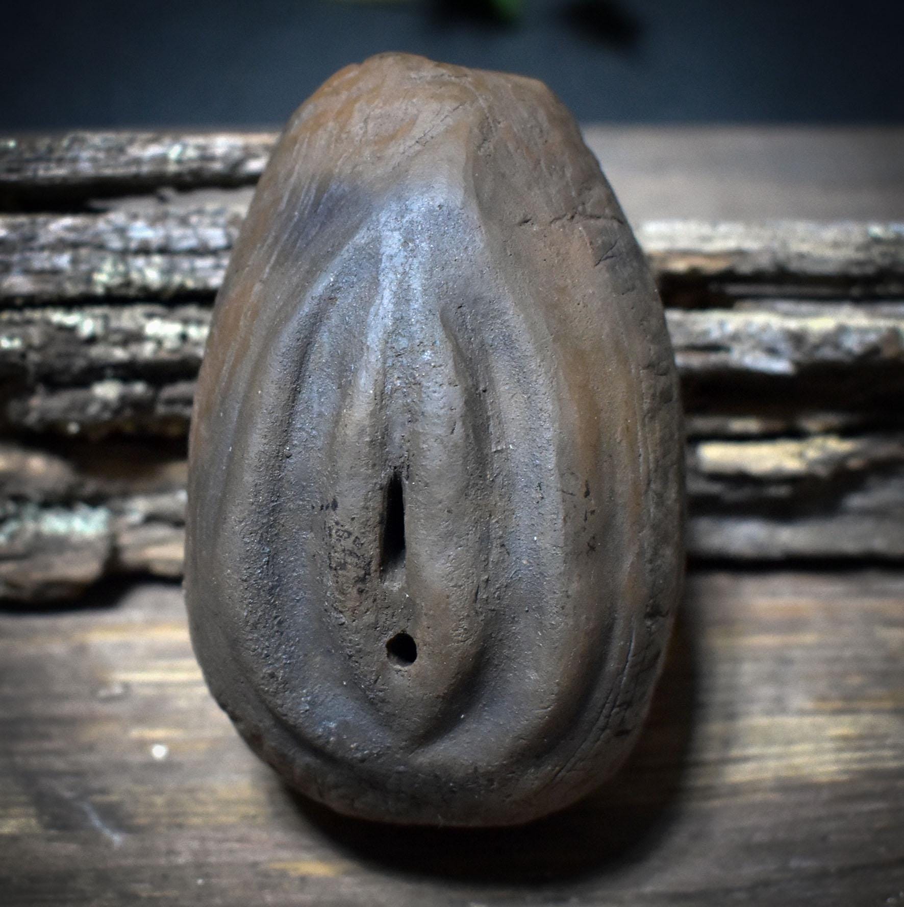 Yoni Handrassel – Archaisches Klanginstrument aus traditionell gebranntem Ton - SRA076